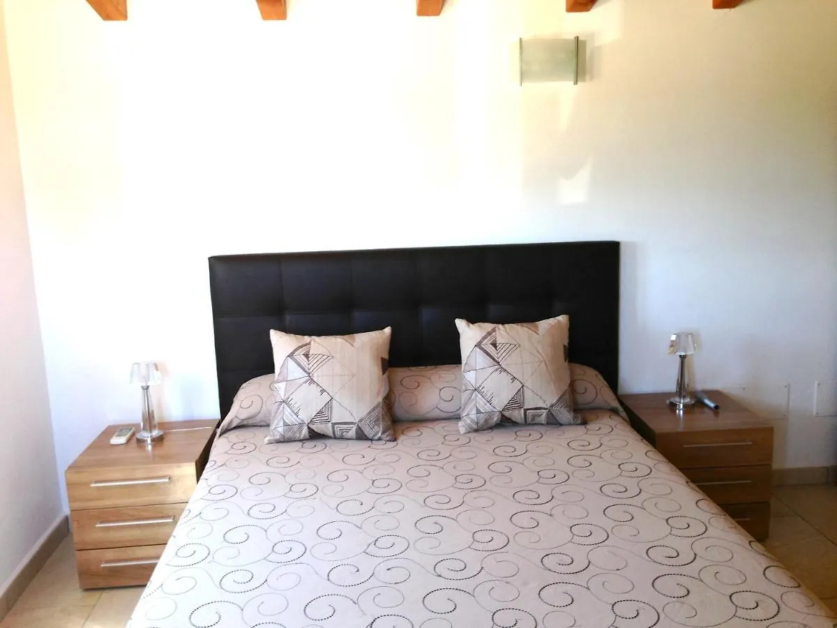 Vila Vinagrella Llubí 0*,